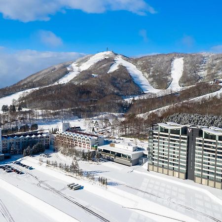 The Vale Rusutsu Hotel Exterior photo